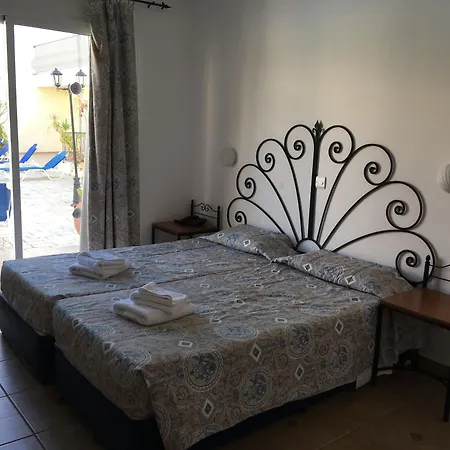 Aparthotel Nicki 3*