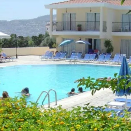 Nicki Aparthotel