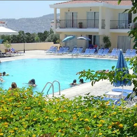 Nicki Aparthotel