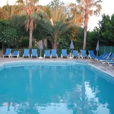 Nicki Aparthotel 3*