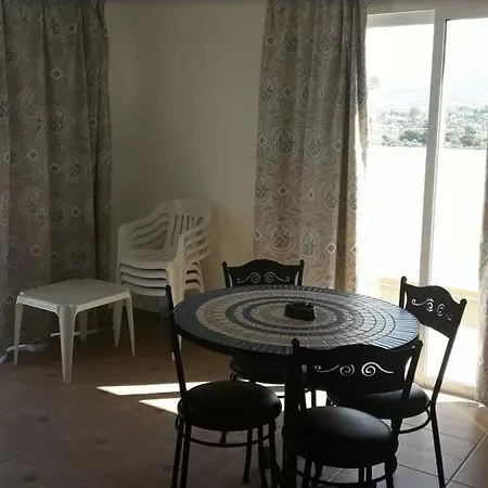 Nicki Aparthotel